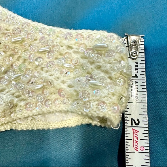 Cyn Les beaded sweater, ivory. Sleeveless. M? - Picture 2 of 11
